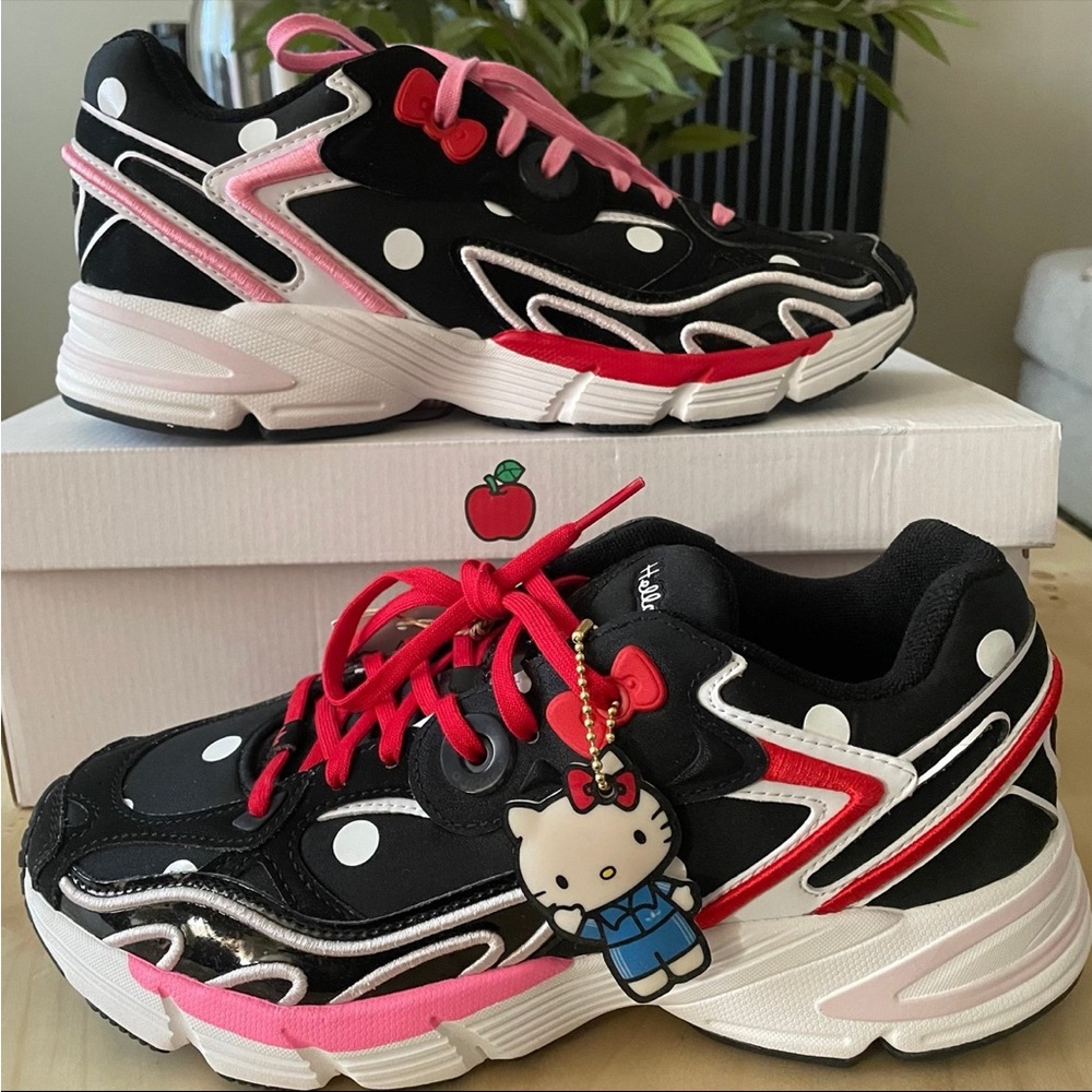 Adidas Hello Kitty Astir Size 7.5